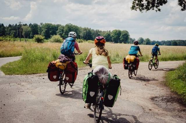 Cabanes cologiques pour cyclotouristes sur La Vlodysse (EuroVelo 1)